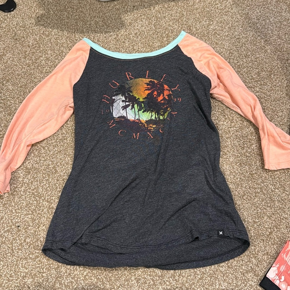 Women’s Hurley shirt